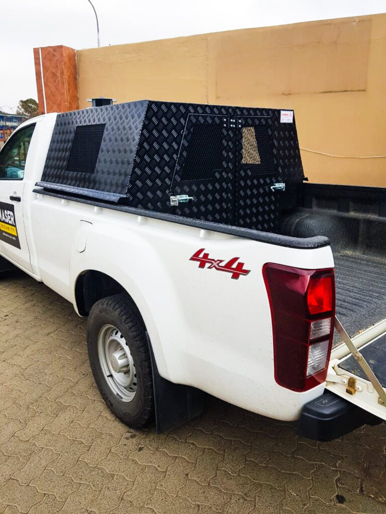 4x4 with black K9 Transporter unit